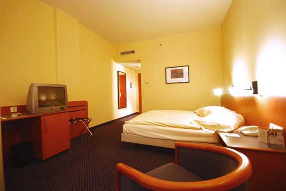 Arcadia Hotel เบอร์ลิน ภายนอก รูปภาพ